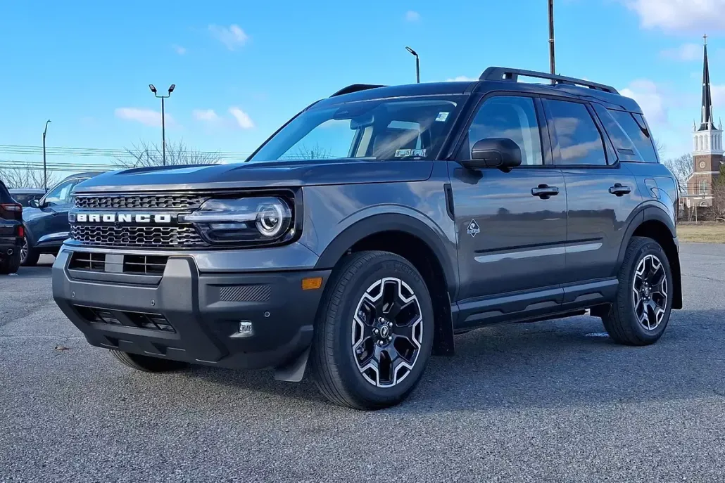 2025 Ford Bronco Sport Outer Banks photo 1
