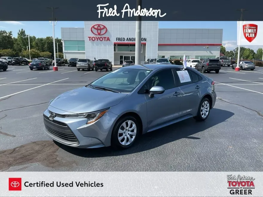 2024 Toyota Corolla LE photo 1