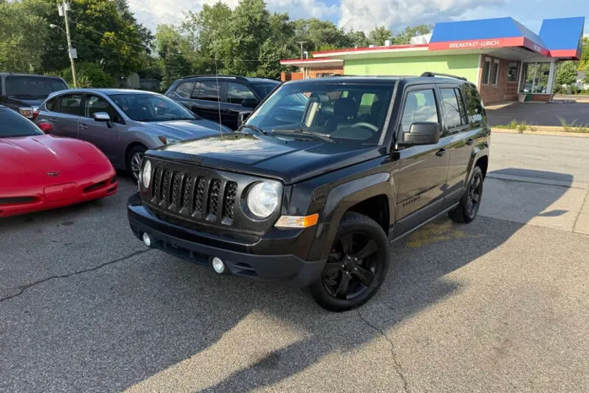 2015 Jeep Patriot Altitude Edition photo 1