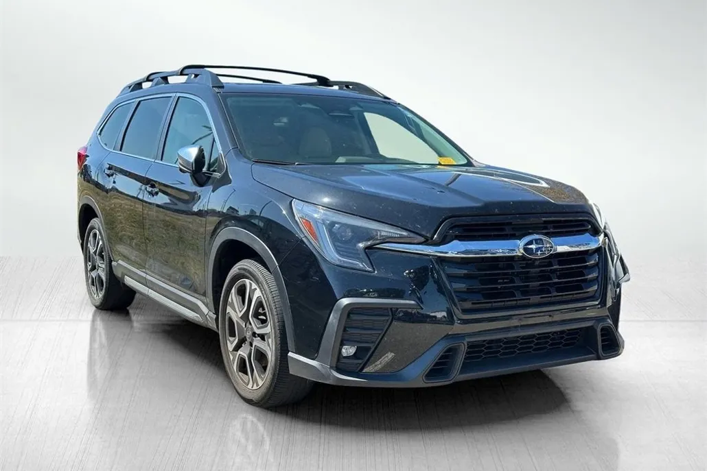 2023 Subaru Ascent Limited photo 1