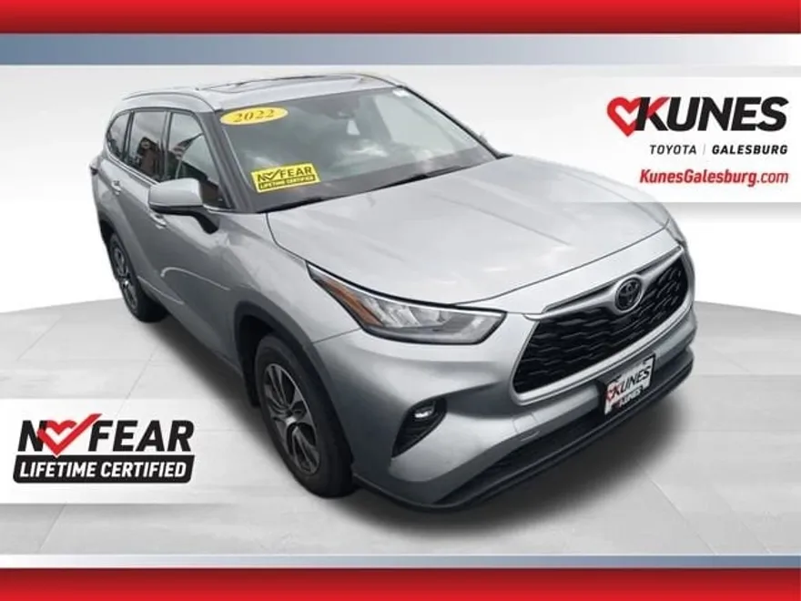 2022 Toyota Highlander XLE photo 1