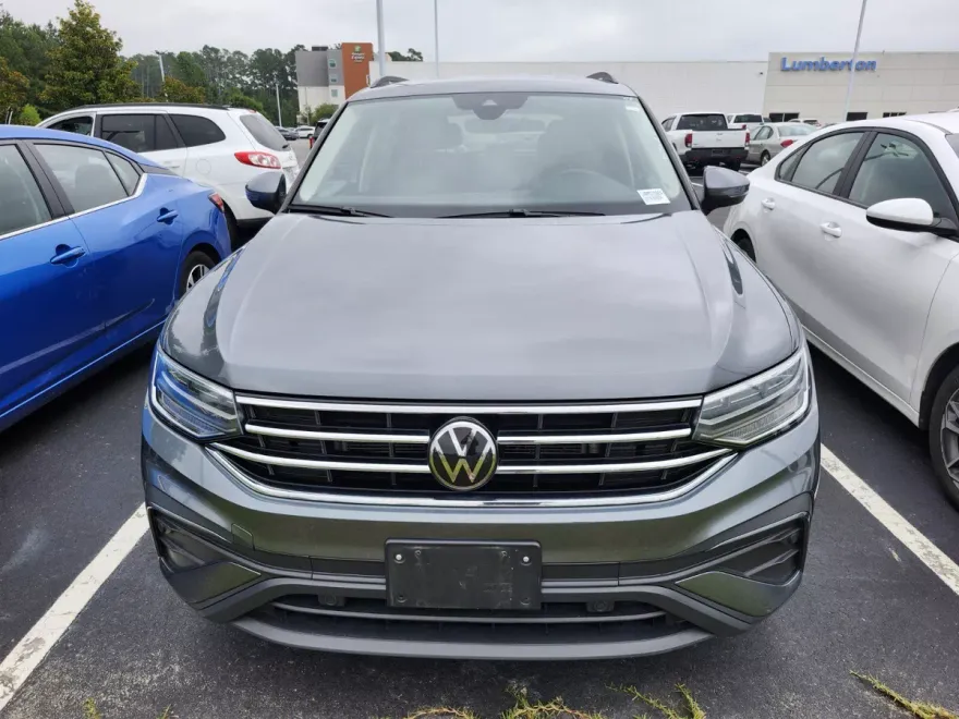 2024 Volkswagen Tiguan S photo 1