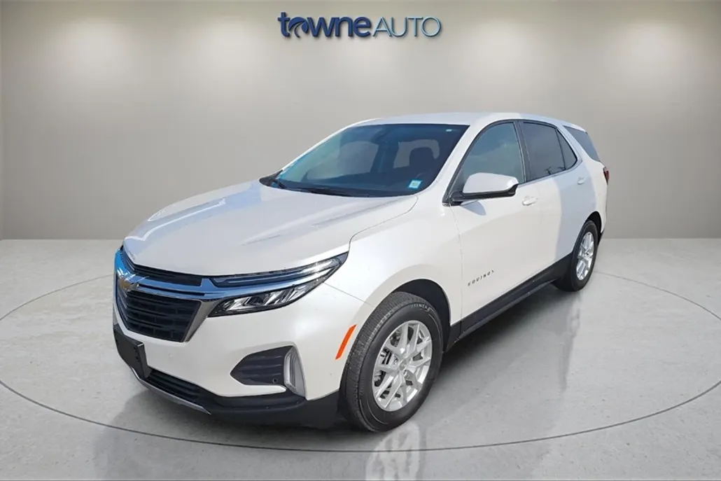 2022 Chevrolet Equinox LT photo 1