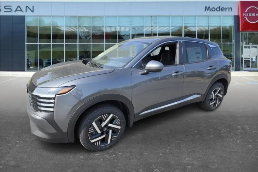 2025 Nissan Kicks SV photo 1