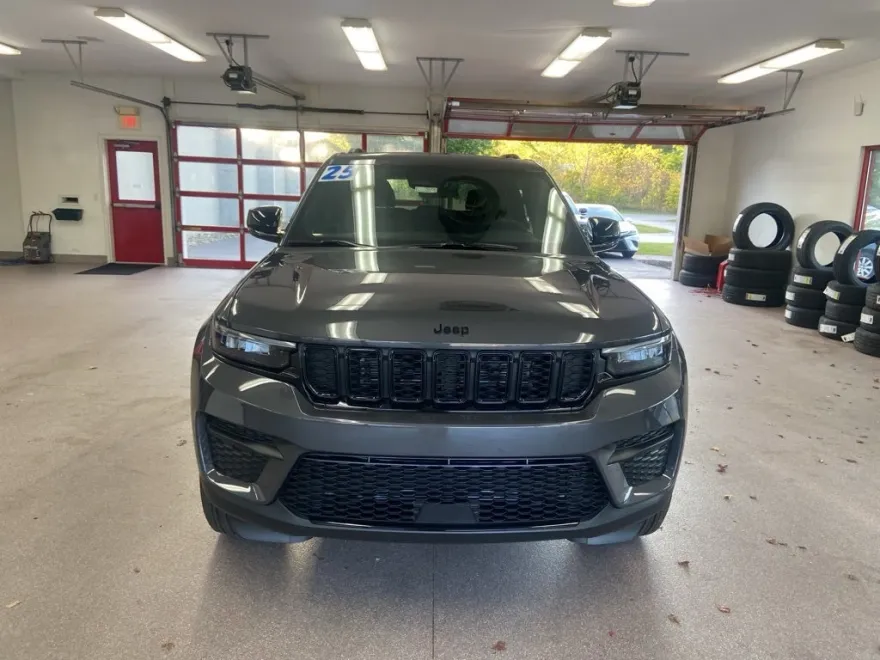 2025 Jeep Grand Cherokee Altitude X photo 1