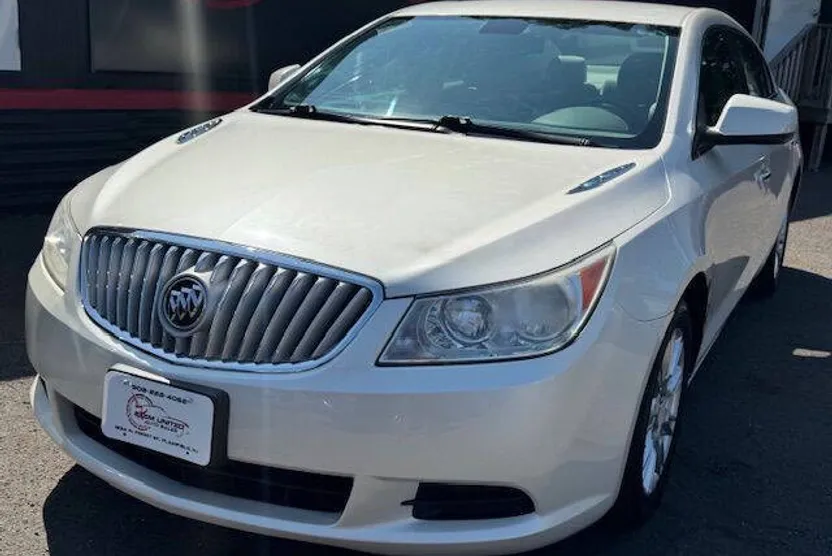 2012 Buick LaCrosse Convenience photo 1