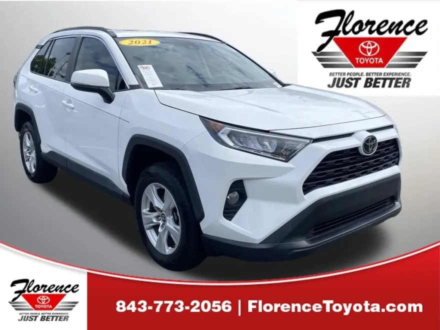 2021 Toyota RAV4 XLE photo 1