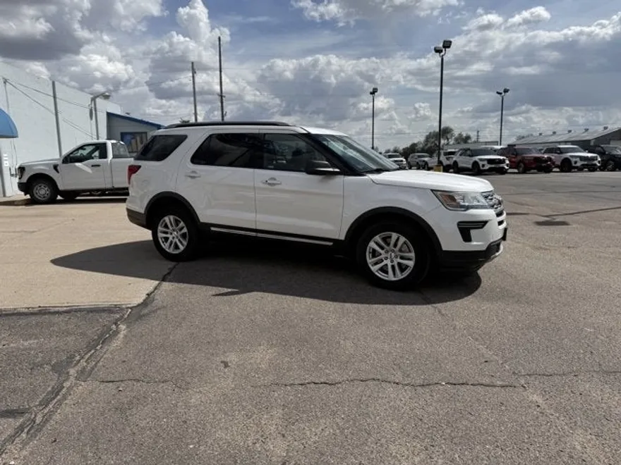 2018 Ford Explorer XLT photo 1