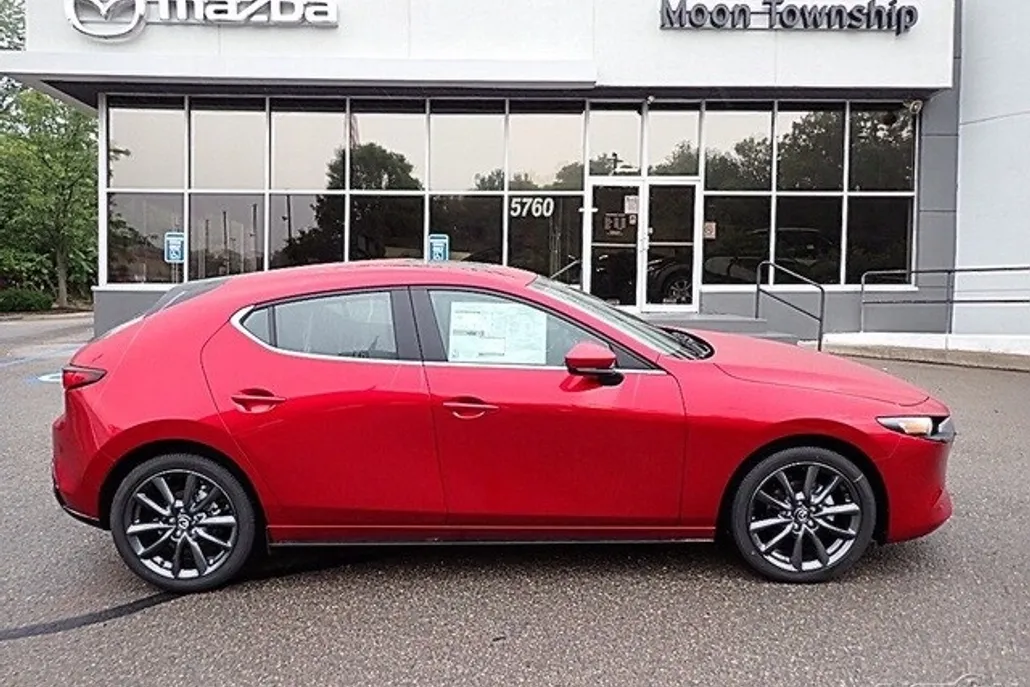 2025 Mazda Mazda3 2.5 s Preferred photo 1