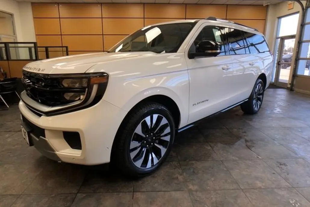 2025 Ford Expedition MAX Platinum photo 1