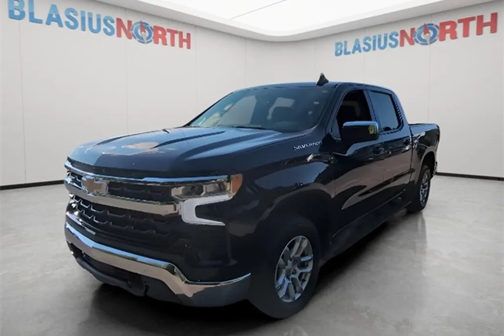 2022 Chevrolet Silverado 1500 LT photo 1