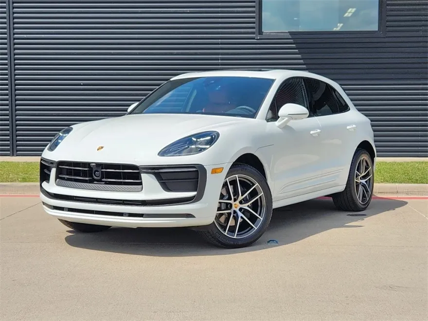 2025 Porsche Macan T photo 1