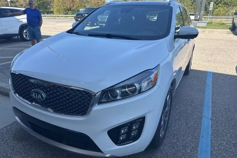 2016 Kia Sorento SX Limited photo 1