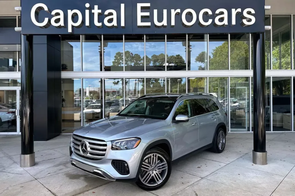 2025 Mercedes Benz GLS 450 4MATIC photo 1