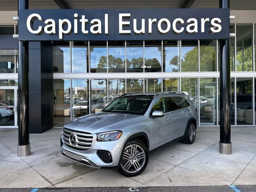 2025 Mercedes Benz GLS 450 4MATIC photo 1