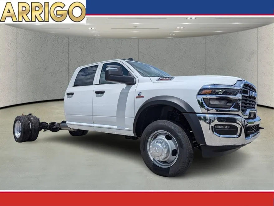 2025 Ram 5500 Tradesman photo 1