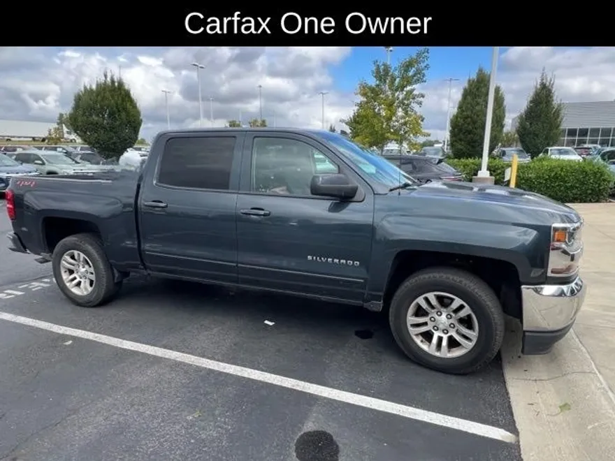 2018 Chevrolet Silverado 1500 LT photo 1