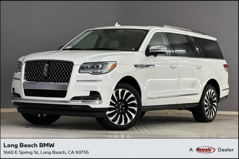 2023 Lincoln Navigator Black Label photo 1