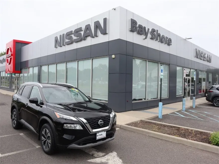 2022 Nissan Rogue SV photo 1