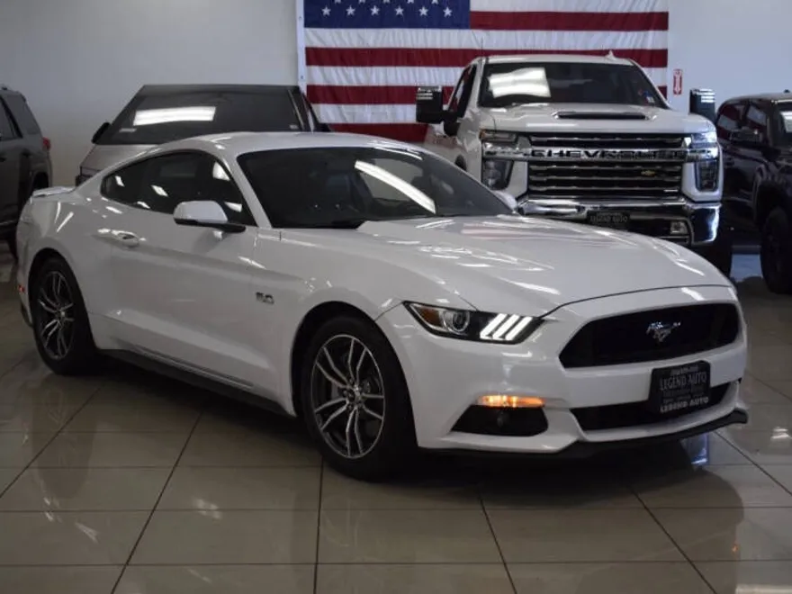 2017 Ford Mustang GT Premium photo 1