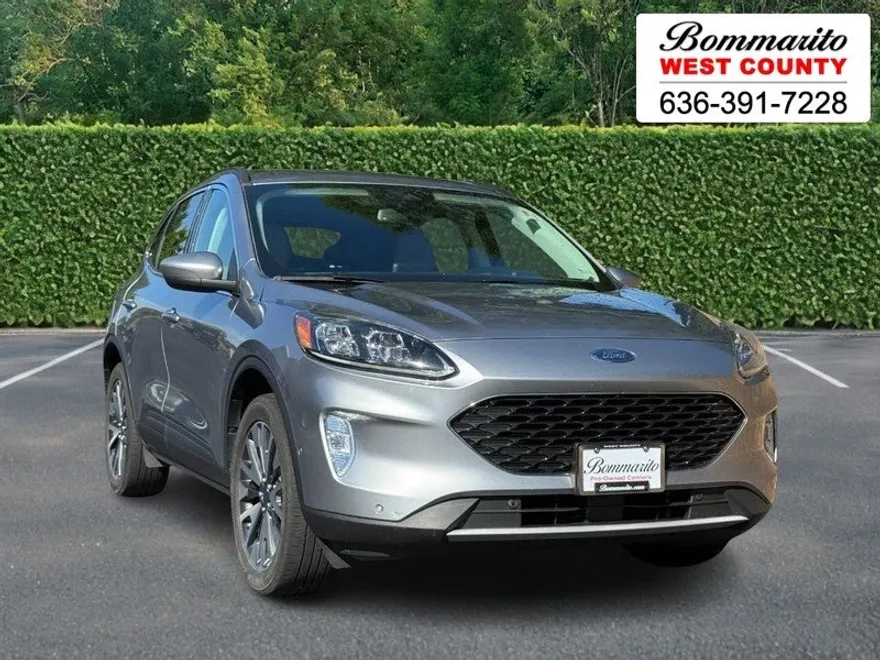 2021 Ford Escape Titanium Hybrid photo 1