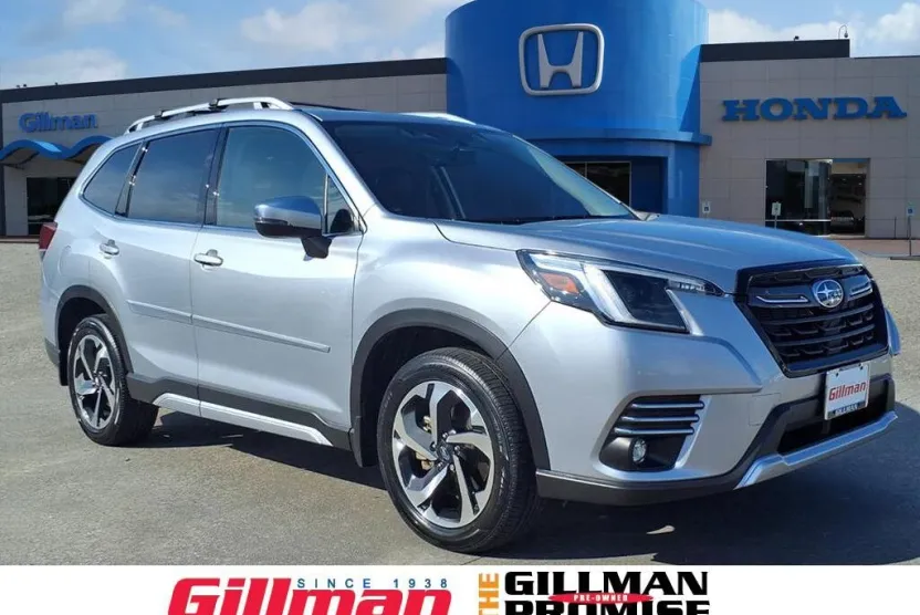 2023 Subaru Forester Touring photo 1