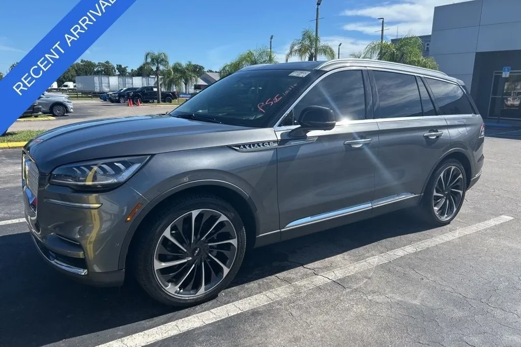 2023 Lincoln Aviator Reserve photo 1
