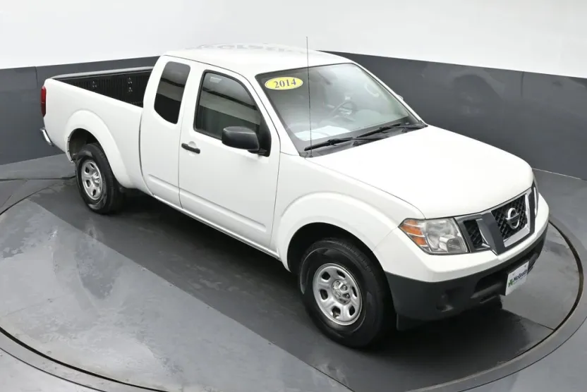 2014 Nissan Frontier S photo 1