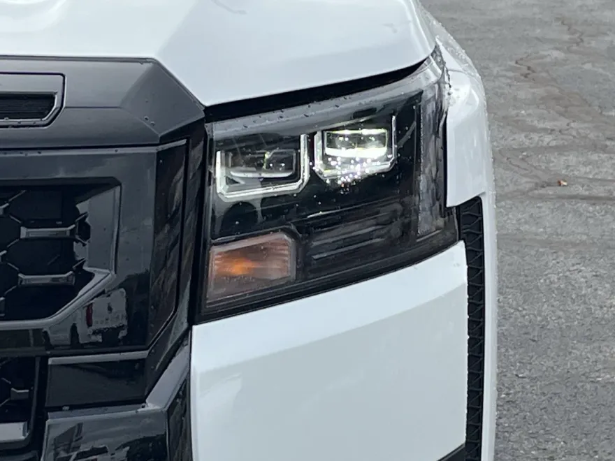 2026 Nissan Frontier SV photo 1