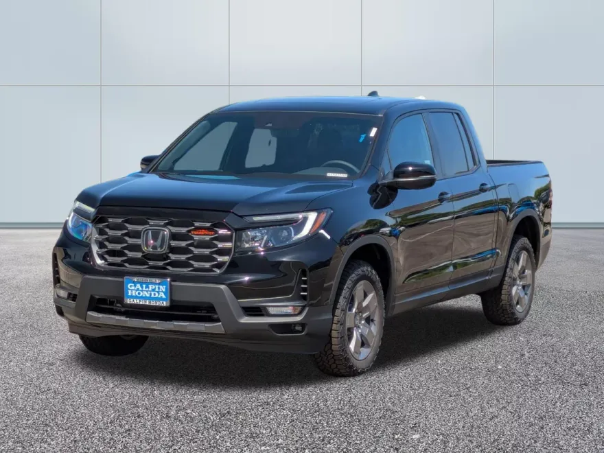 2025 Honda Ridgeline TrailSport photo 1