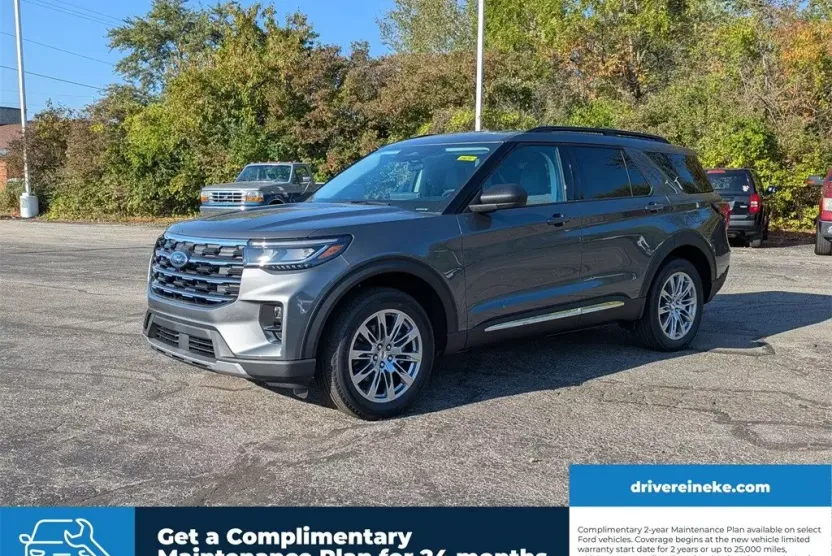 2025 Ford Explorer photo 1