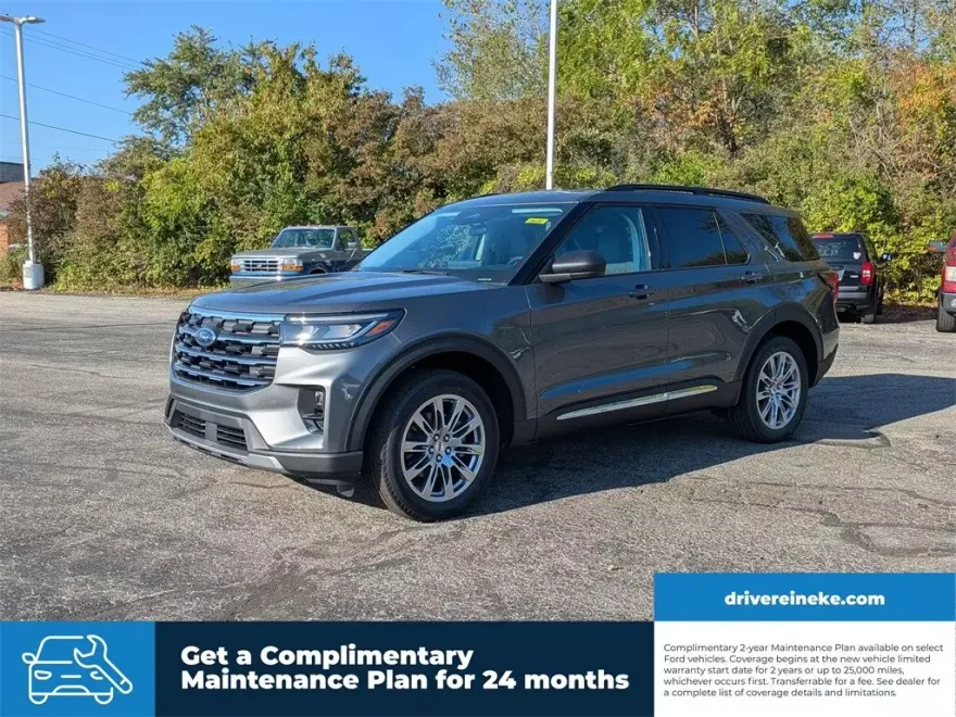 2025 Ford Explorer photo 1