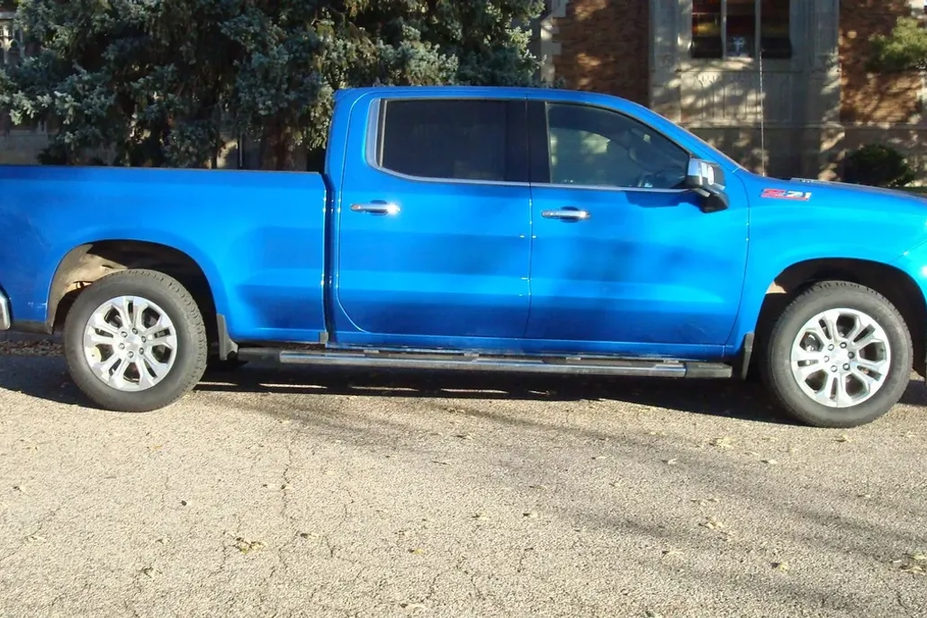 2023 Chevrolet Silverado 1500 LTZ photo 1