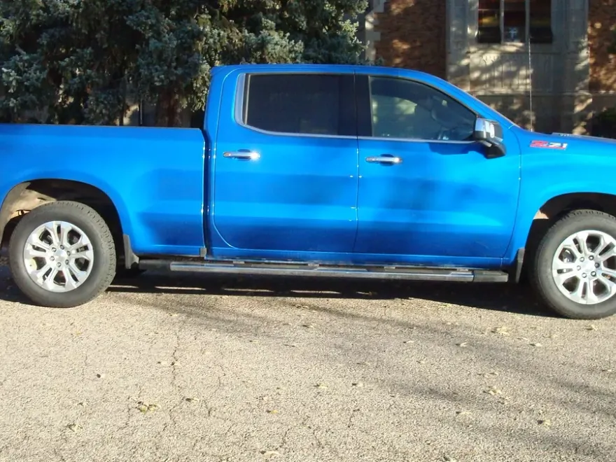 2023 Chevrolet Silverado 1500 LTZ photo 1