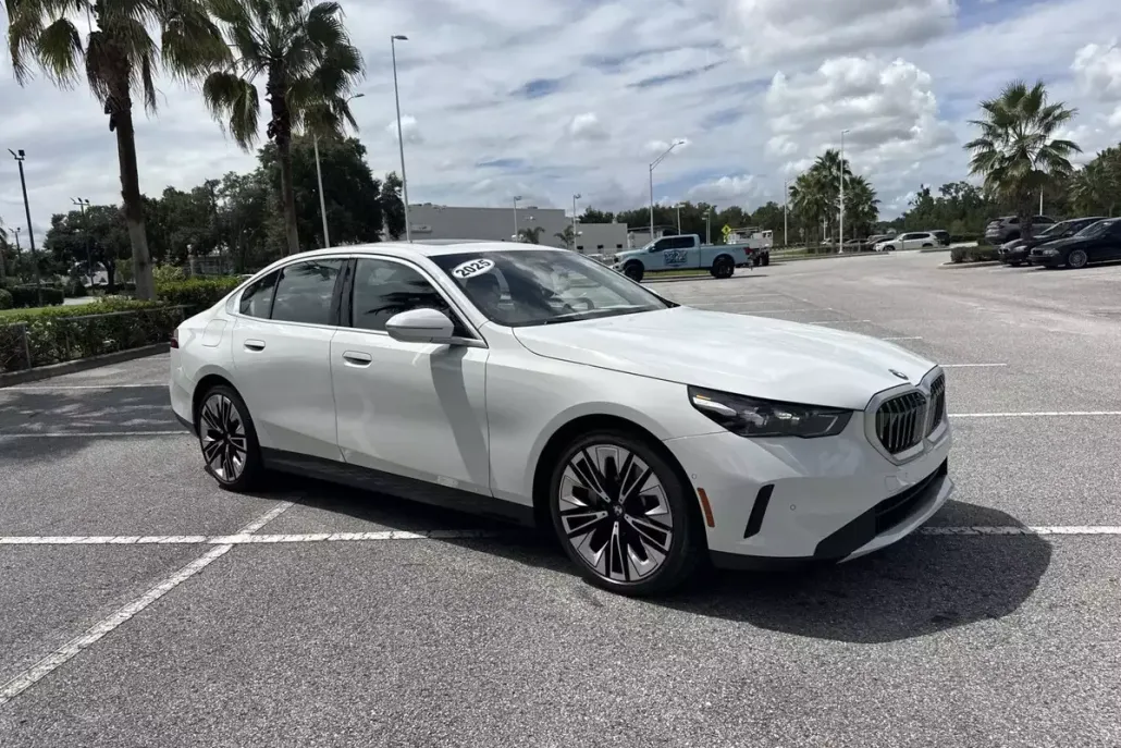 2025 Bmw 530i photo 1