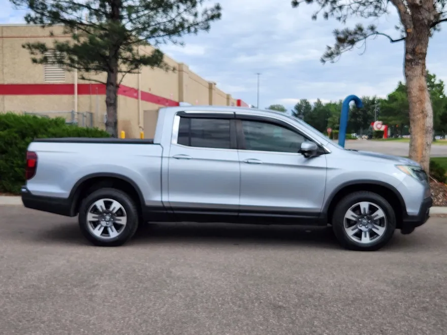 2017 Honda Ridgeline RTL-T photo 1