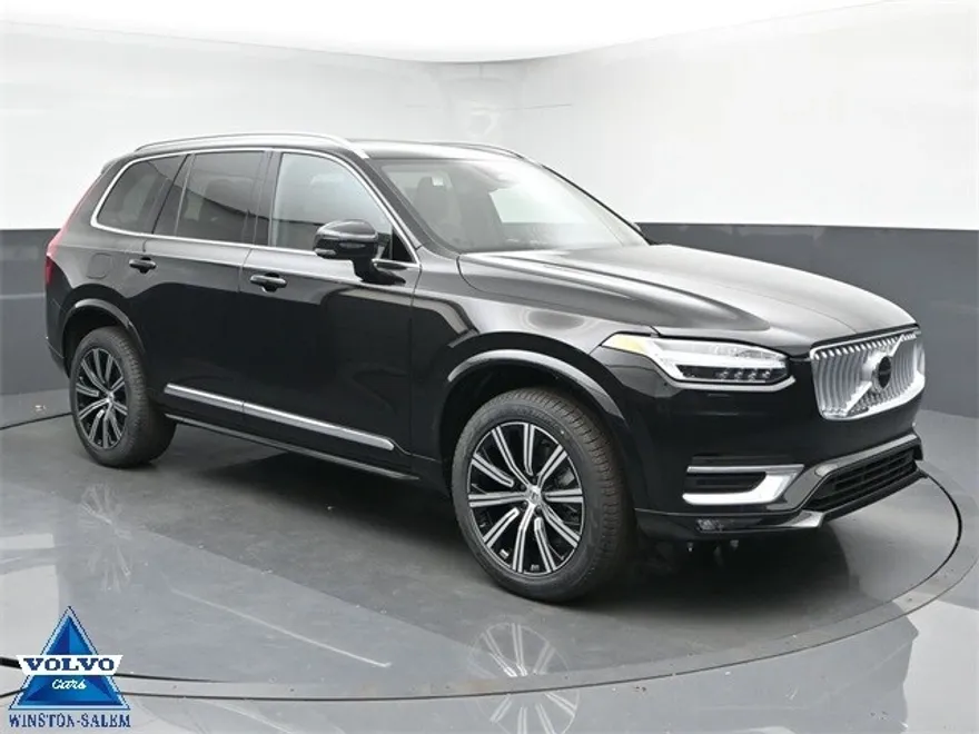 2025 Volvo XC90 Core photo 1