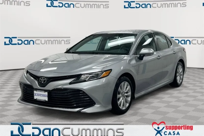 2020 Toyota Camry LE photo 1