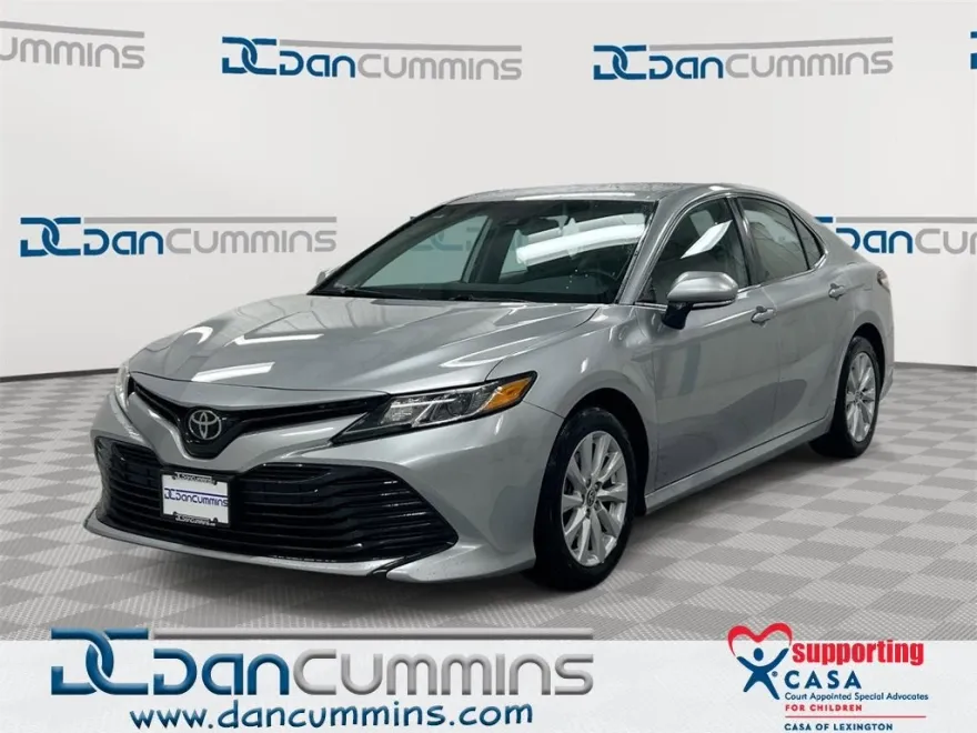 2020 Toyota Camry LE photo 1