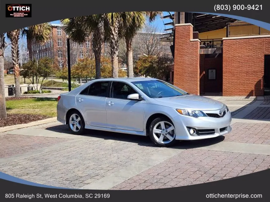 2014 Toyota Camry photo 1