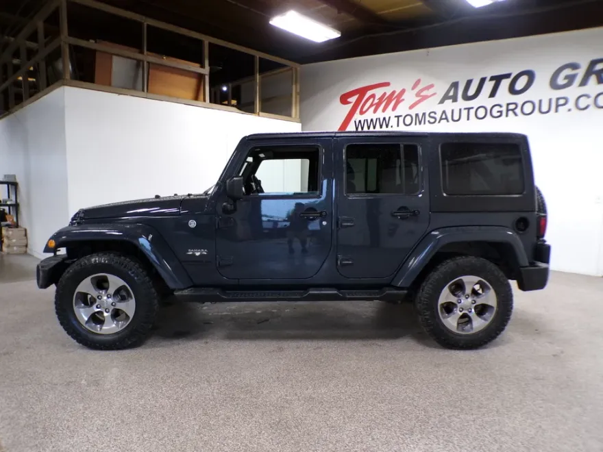 2016 Jeep Wrangler Sahara photo 1