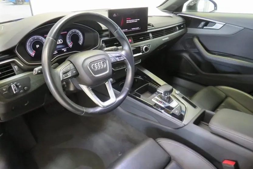 2023 Audi A4 45 S line Premium Plus photo 1