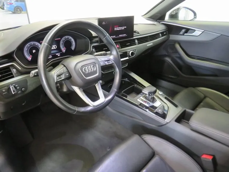 2023 Audi A4 45 S line Premium Plus photo 1