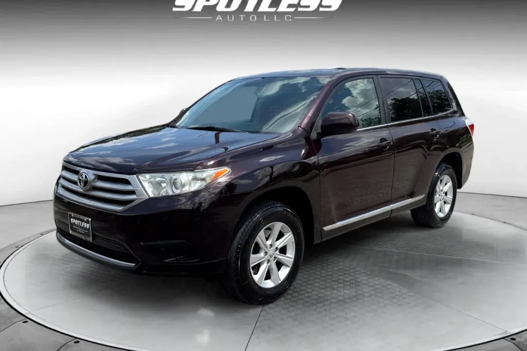 2011 Toyota Highlander Base photo 1
