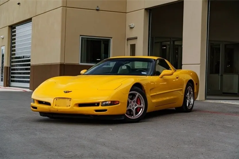 2004 Chevrolet Corvette Base photo 1