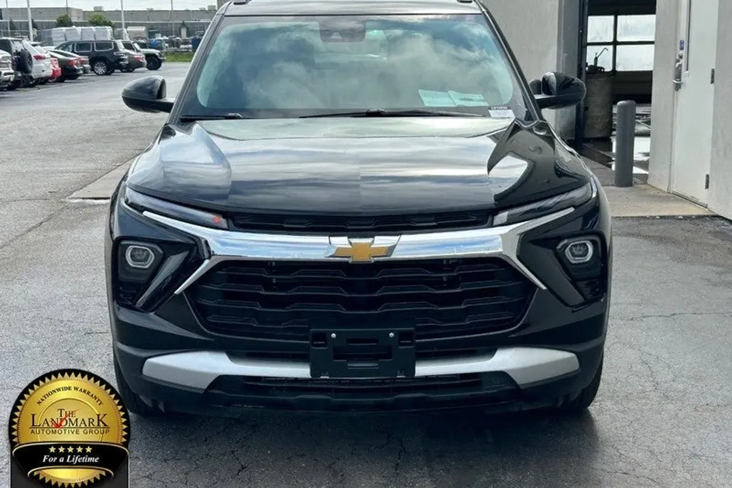 2025 Chevrolet Trailblazer LT photo 1