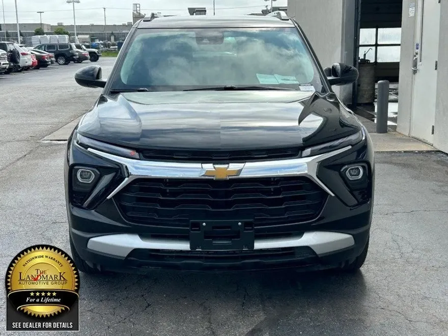 2025 Chevrolet Trailblazer LT photo 1