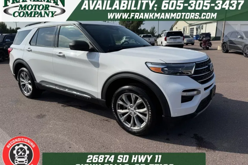 2022 Ford Explorer XLT photo 1