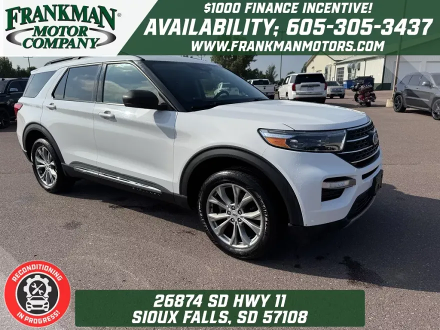 2022 Ford Explorer XLT photo 1