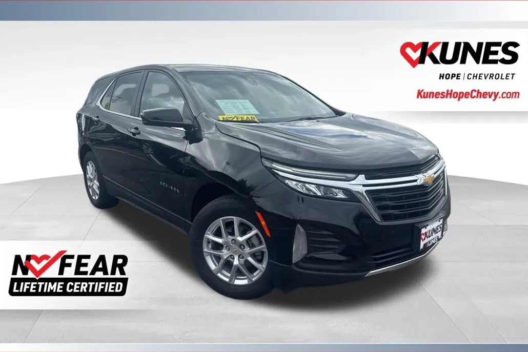 2024 Chevrolet Equinox LT photo 1